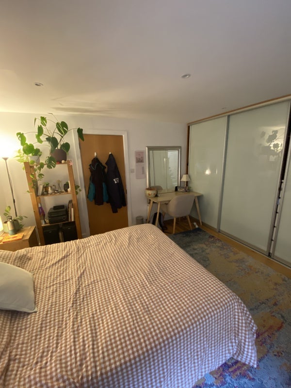 Room Wilberforce Mews in Greater London