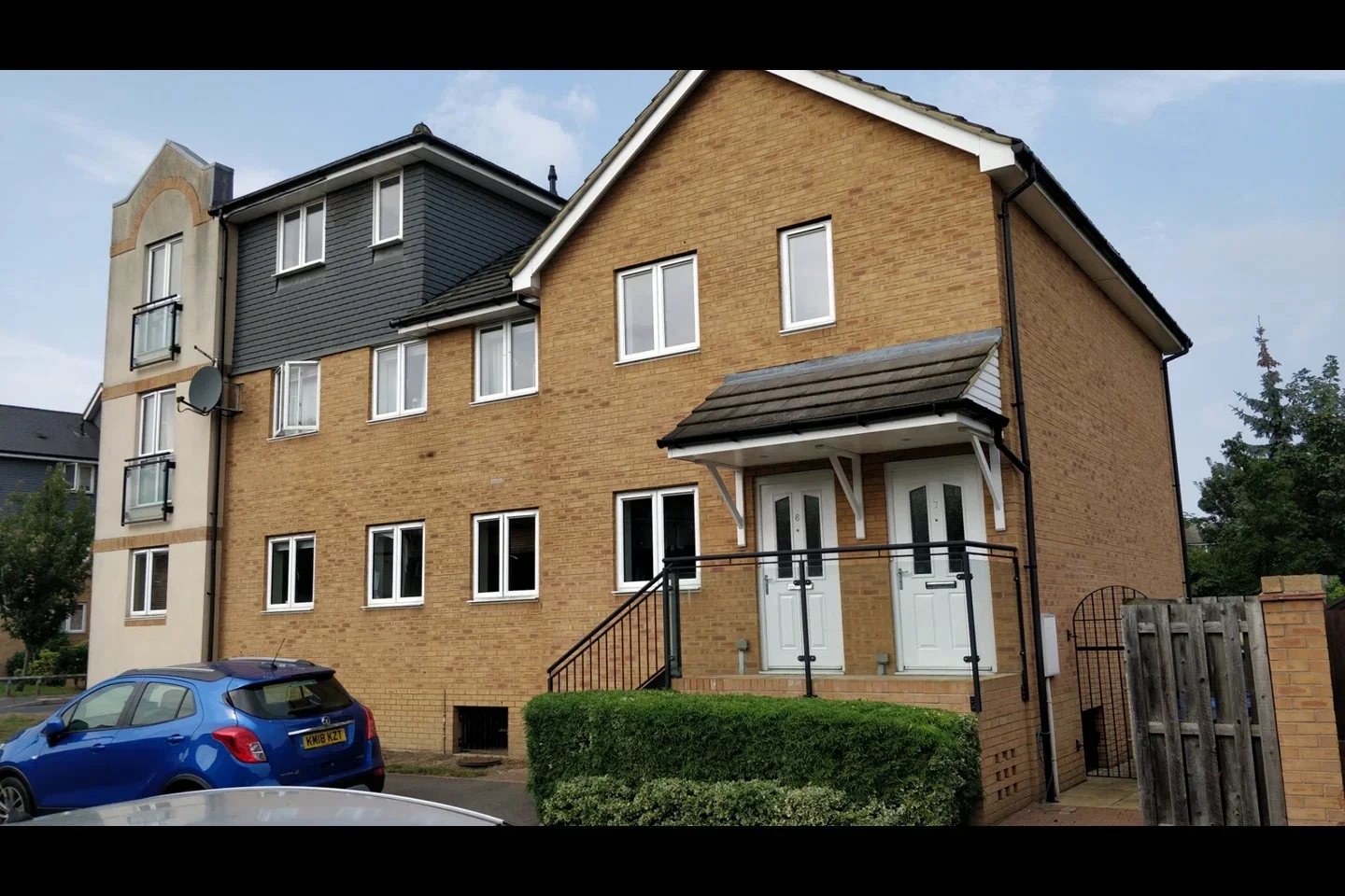 Flat Bowes Road in Borough of Runnymede