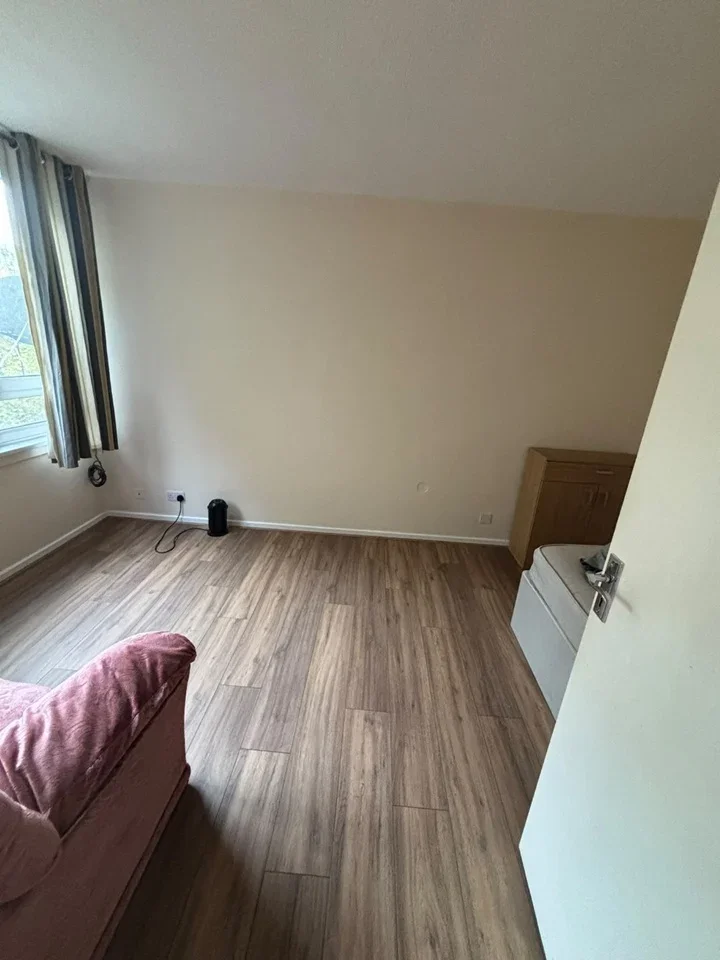 Room John Ruskin Street in Greater London