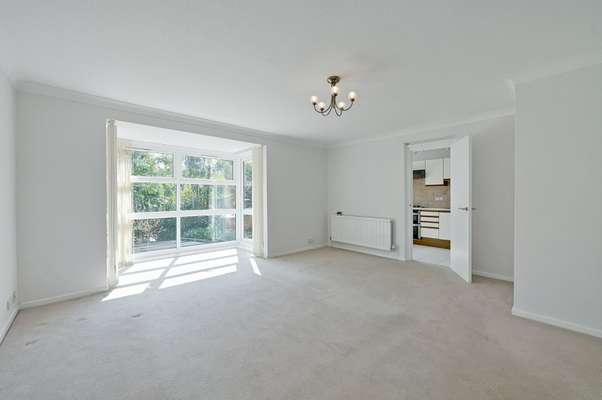 Flat Kings Road in Windsor