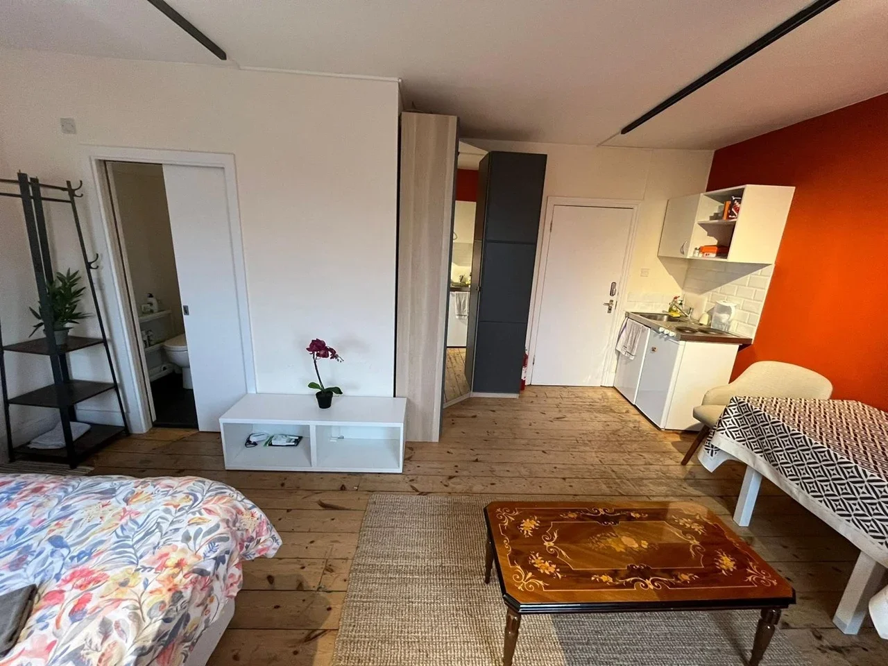 Flat Upper Street in Greater London