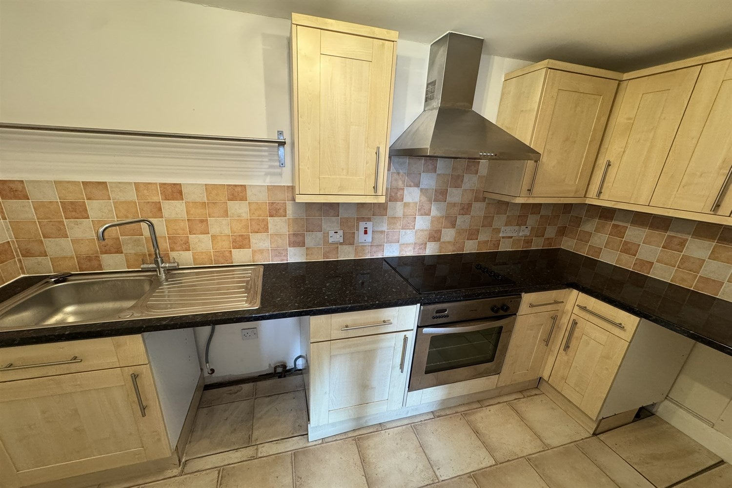 Flat Manilla Road in Southend-on-Sea