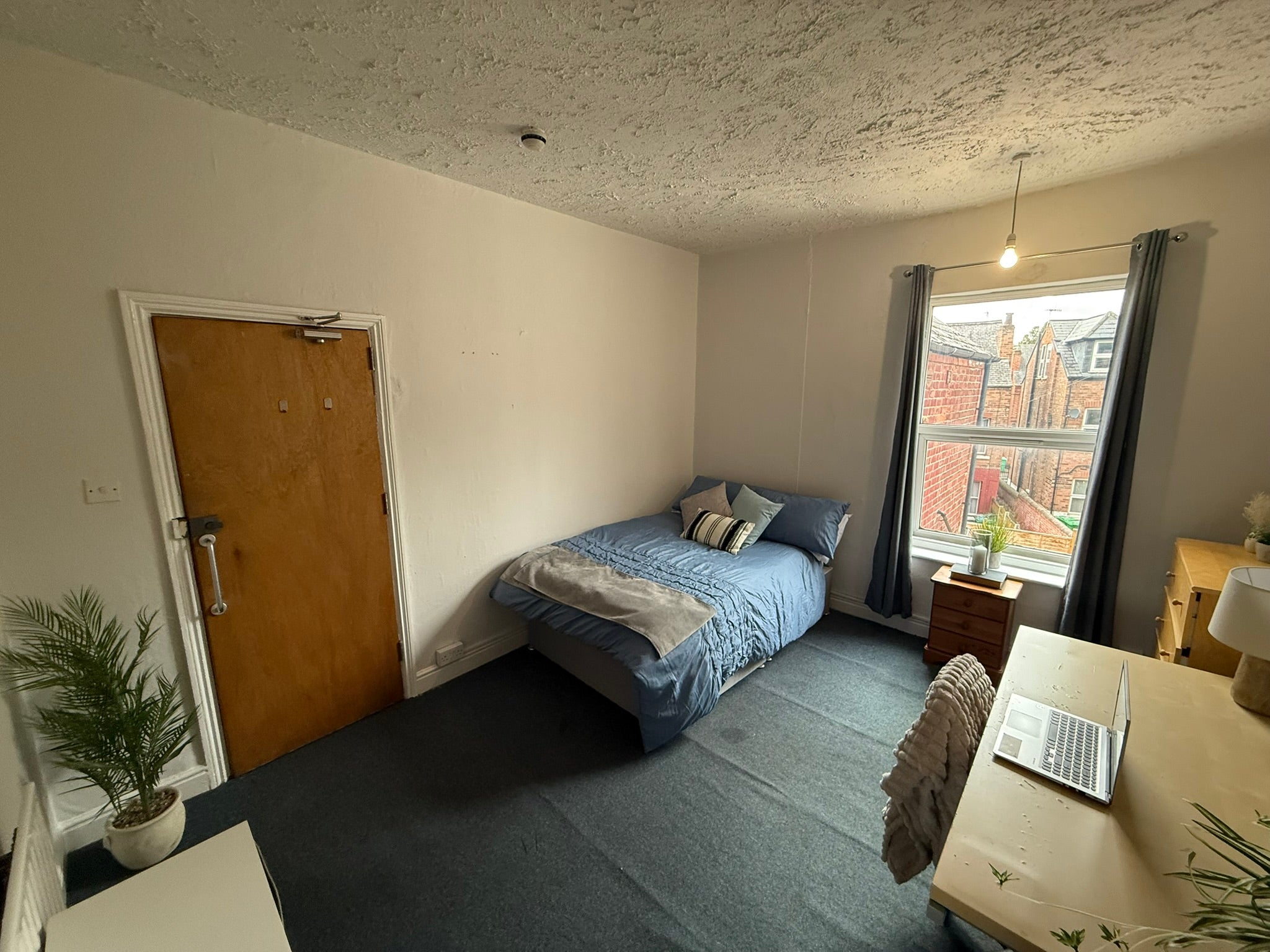 Room Lenton Boulevard in Nottingham