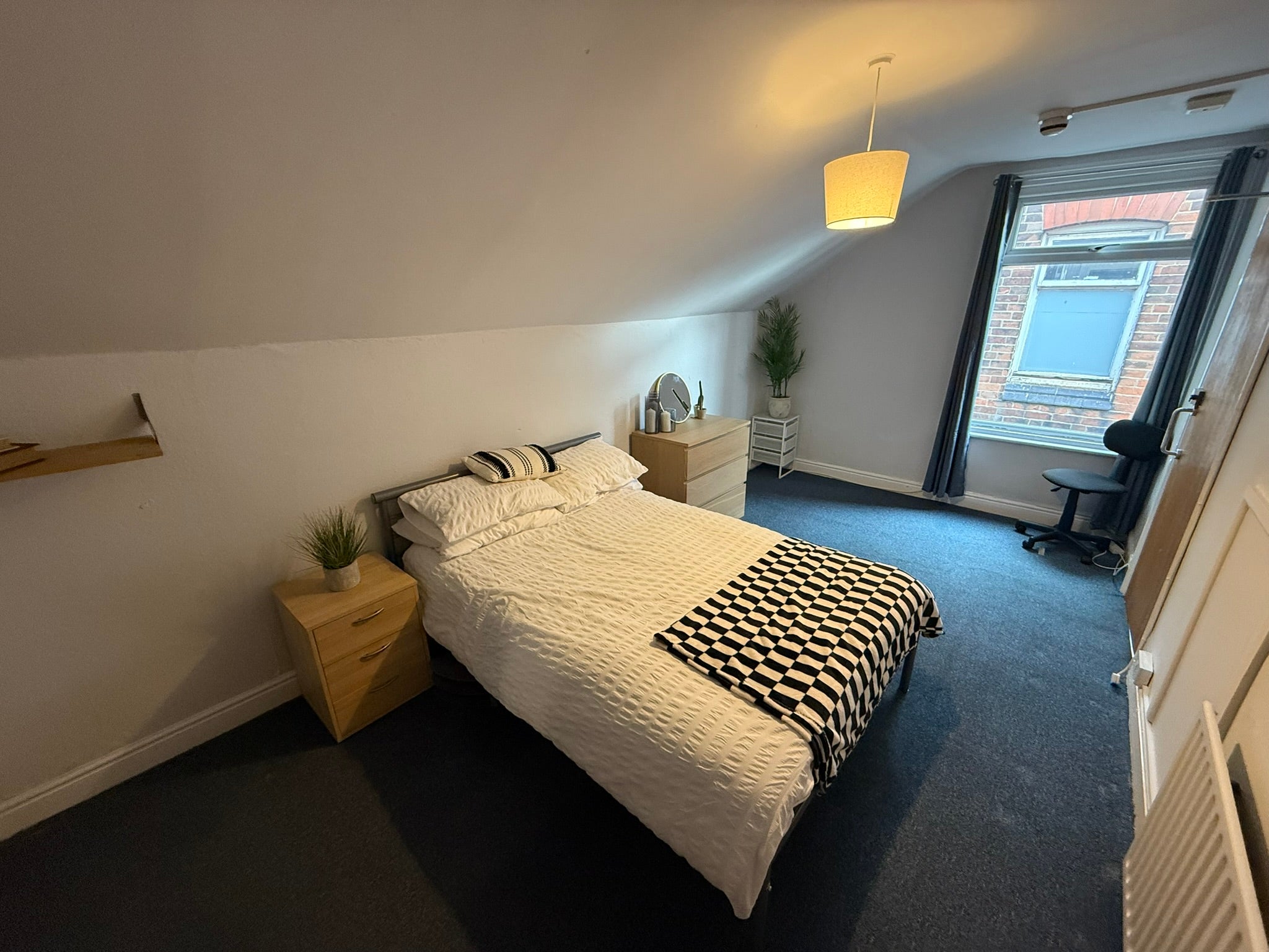 Room Lenton Boulevard in Nottingham