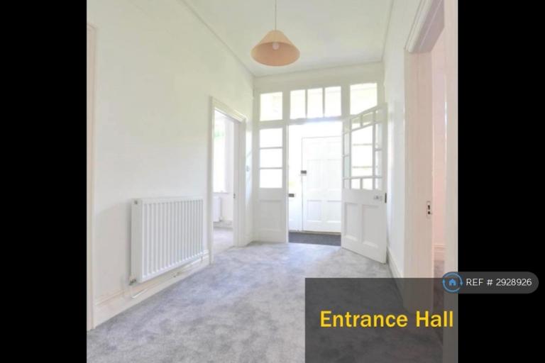 Flat Salisbury Road in Greater London