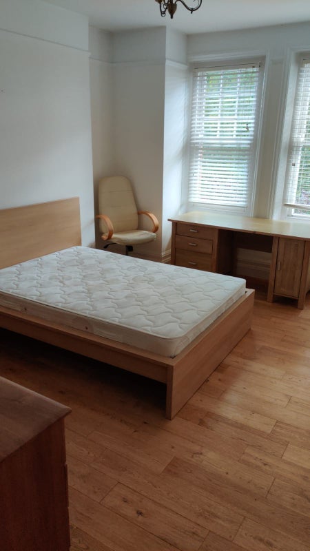 Room Cormont Road in Greater London