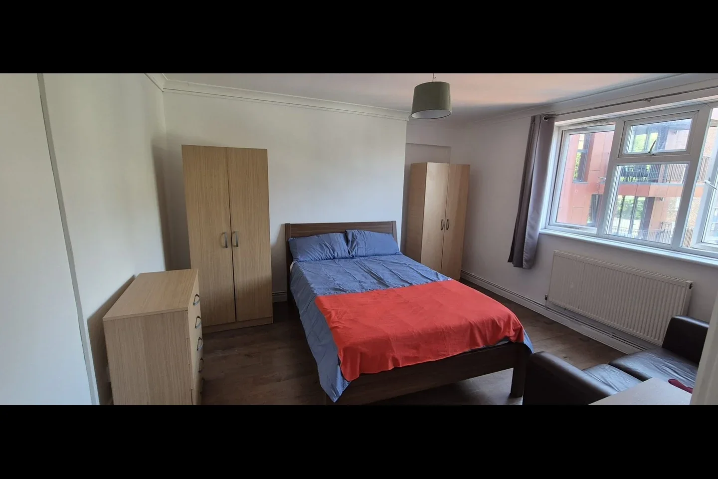 Room Evelyn Walk in Greater London