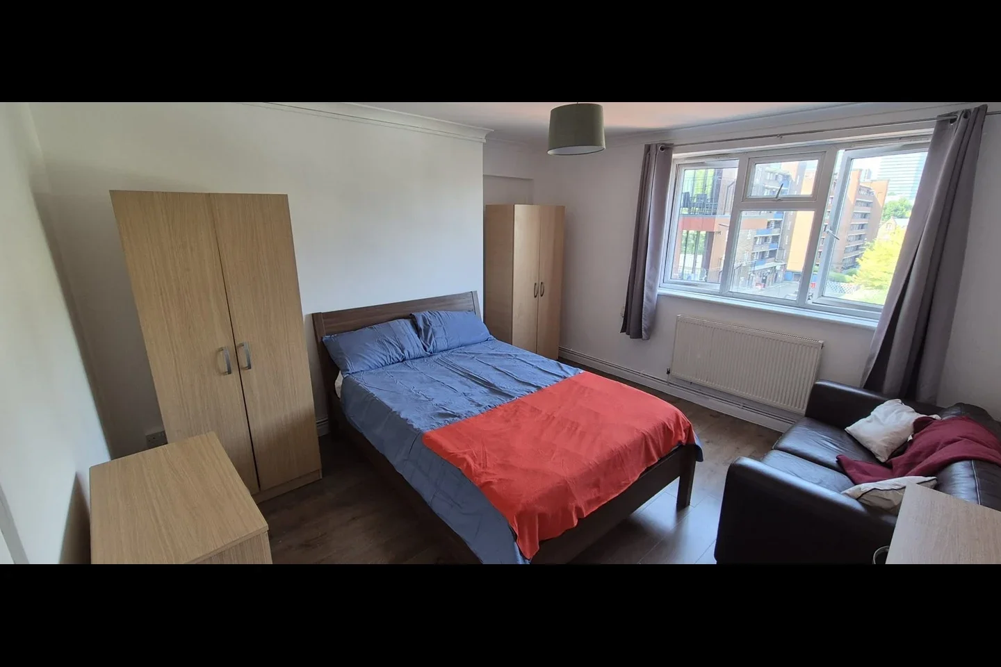 Room Evelyn Walk in Greater London