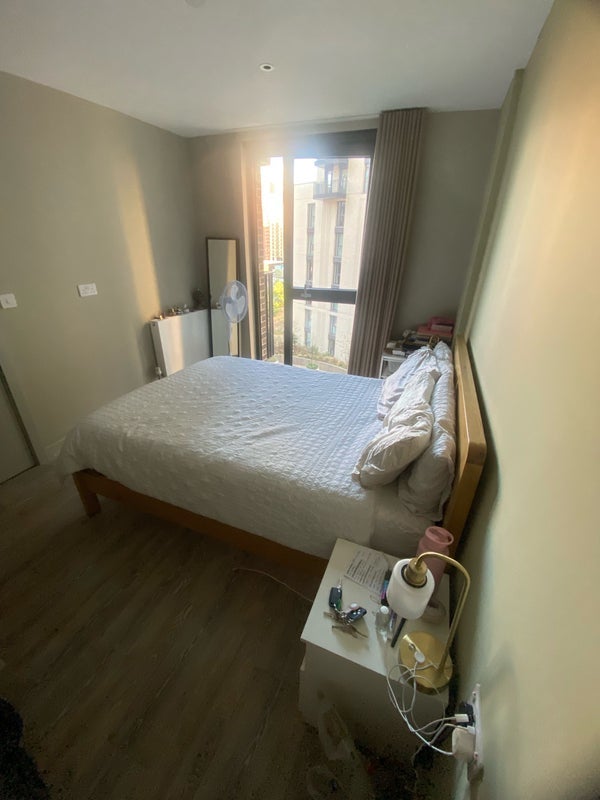 Room Olympic Way in Greater London