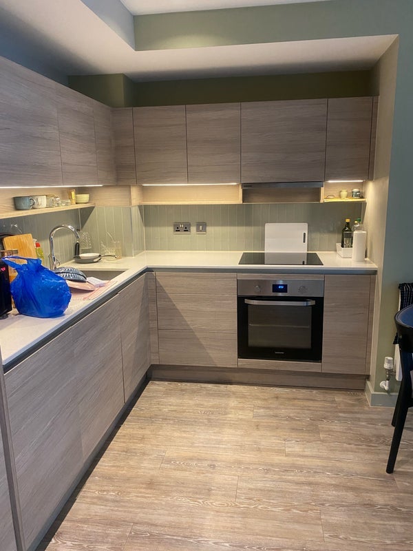 Room Olympic Way in Greater London