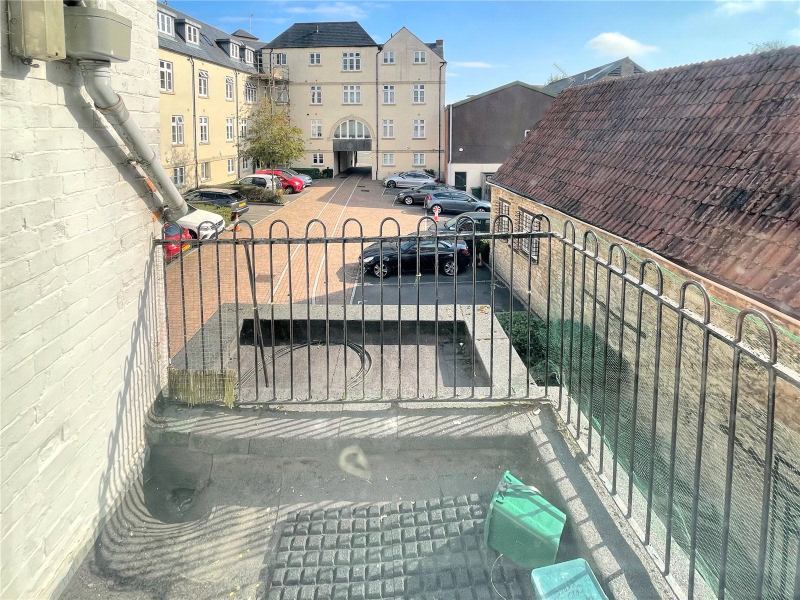 Flat Cricklade Street in Cotswold District