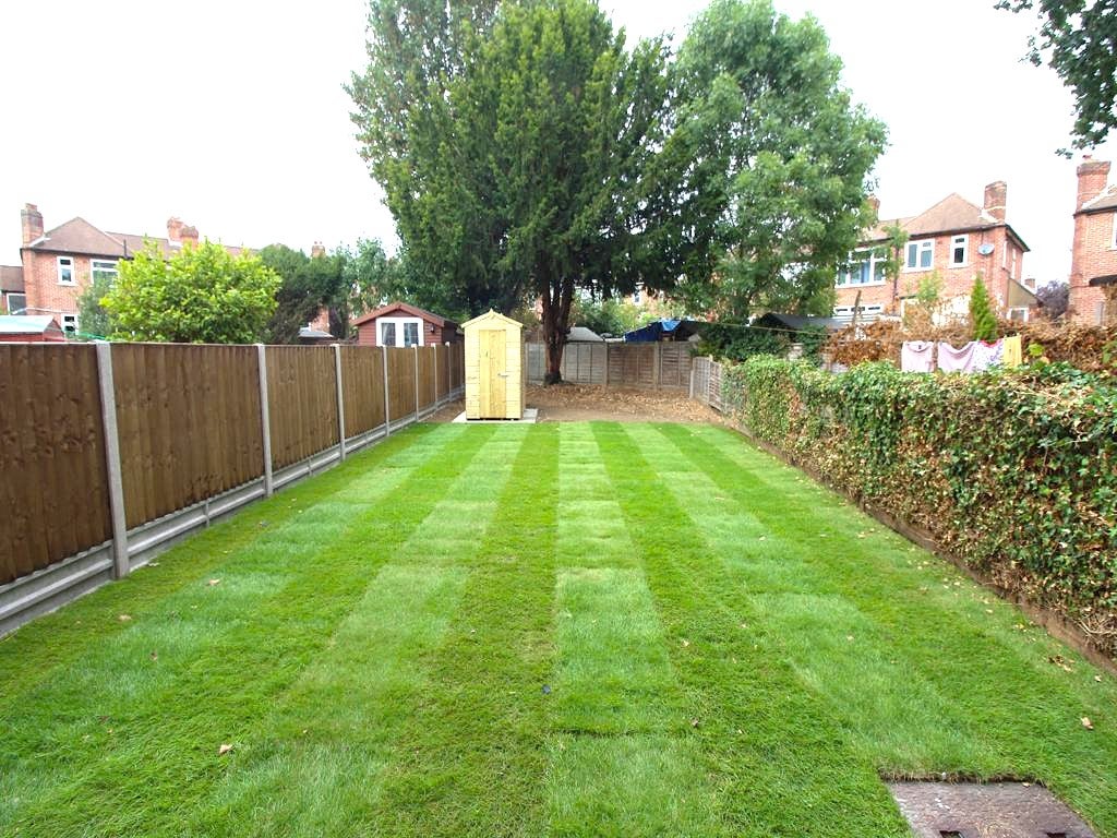 Flat Myddelton Close in Greater London
