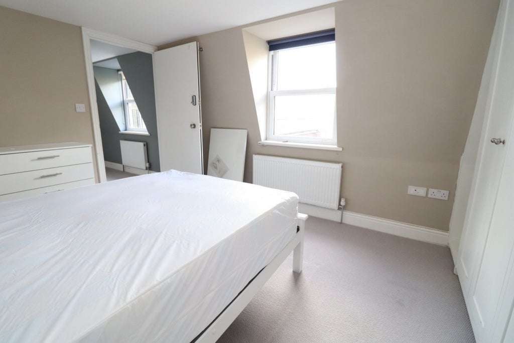 Room Globe Road in Greater London