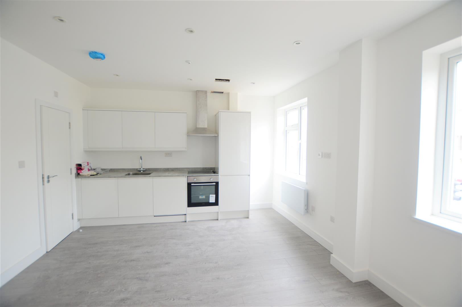 Flat Farnburn Avenue in Slough