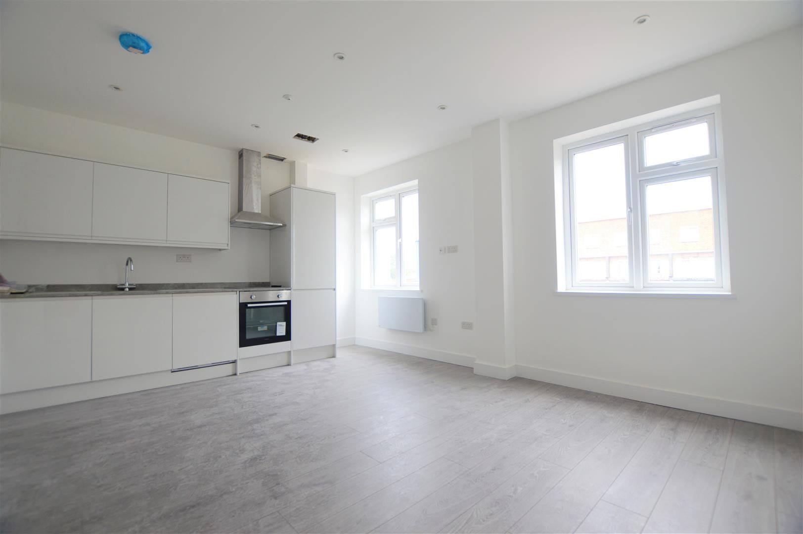 Flat Farnburn Avenue in Slough