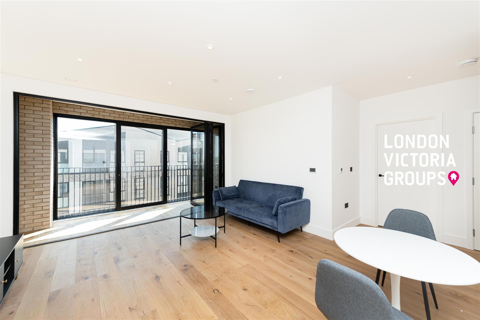 Flat Worgan Street in Greater London