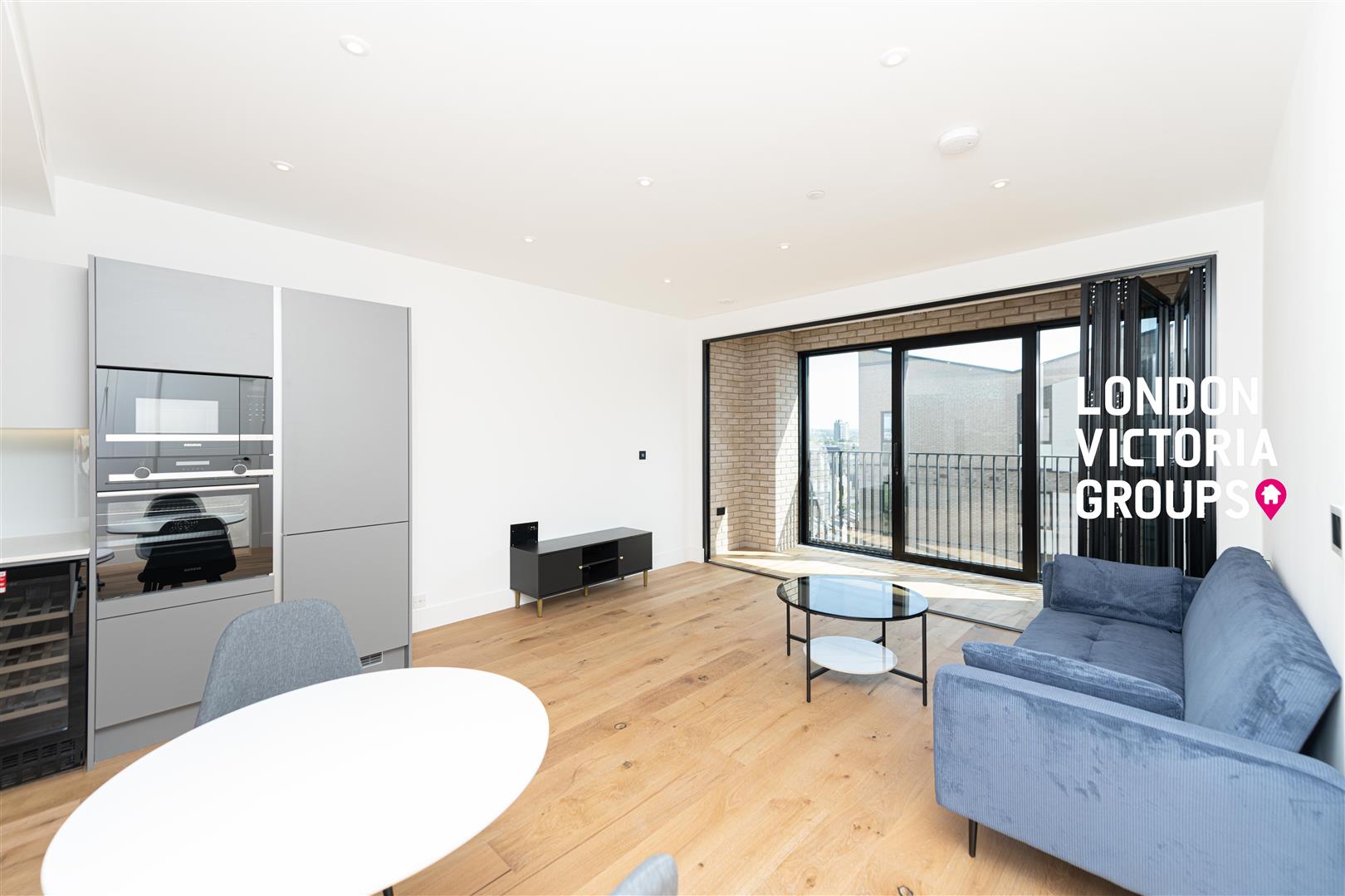 Flat Worgan Street in Greater London