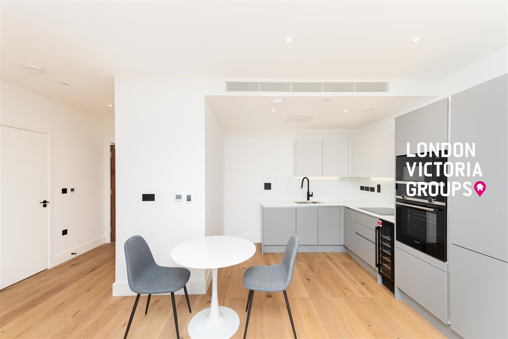Flat Worgan Street in Greater London