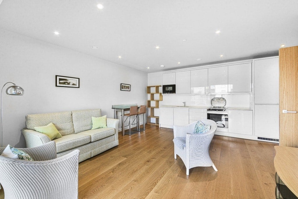 Flat Felar Walk in Greater London