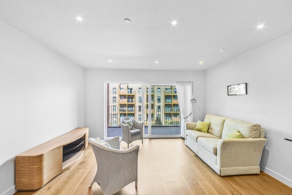 Flat Felar Walk in Greater London
