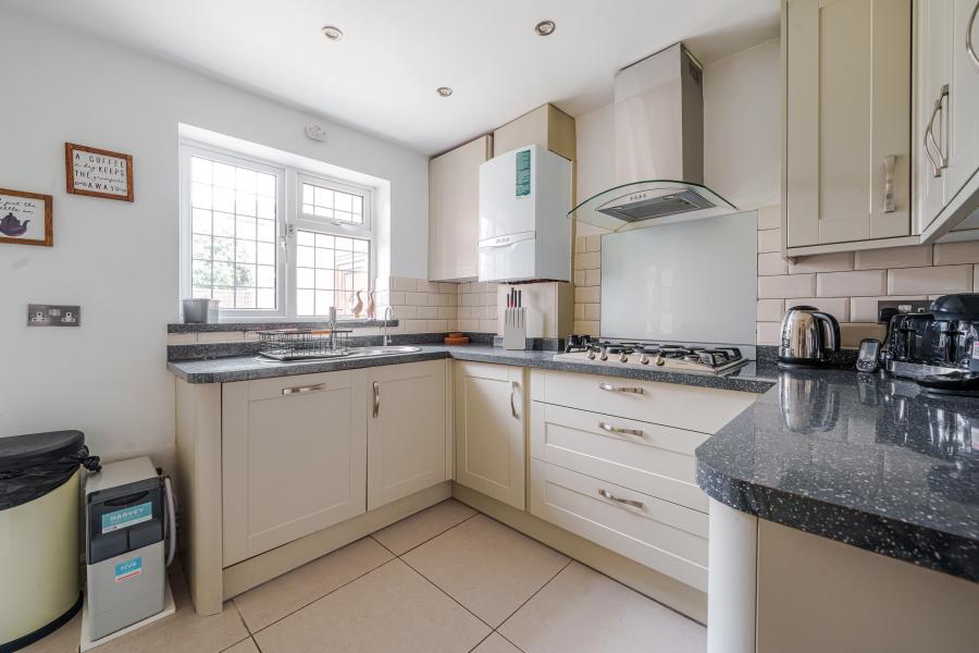 House Bedford Close in Maidenhead