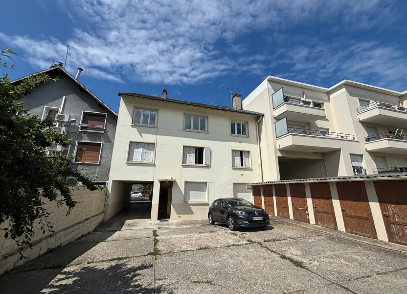 Flat Avenue Henri Barbusse in L'Haÿ-les-Roses