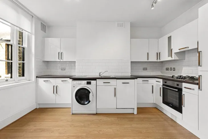 Flat Cole Street in Greater London