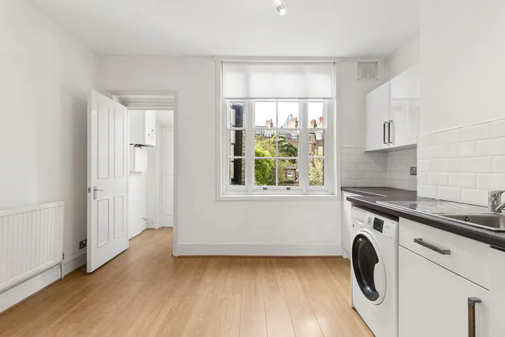 Flat Cole Street in Greater London