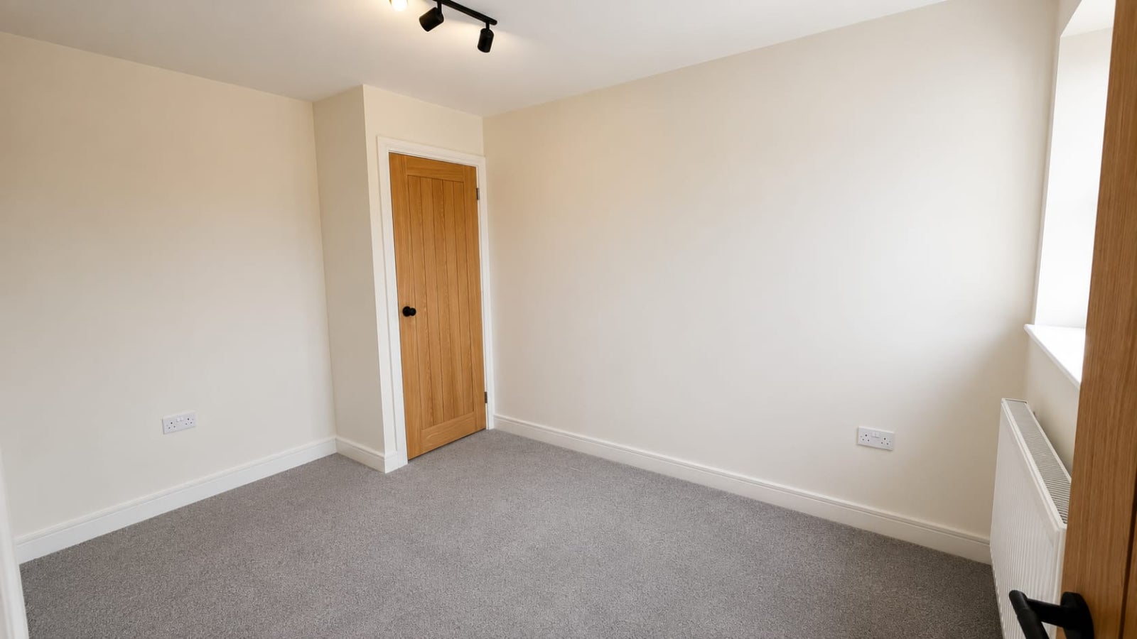 Room Dogfield Street in Cardiff