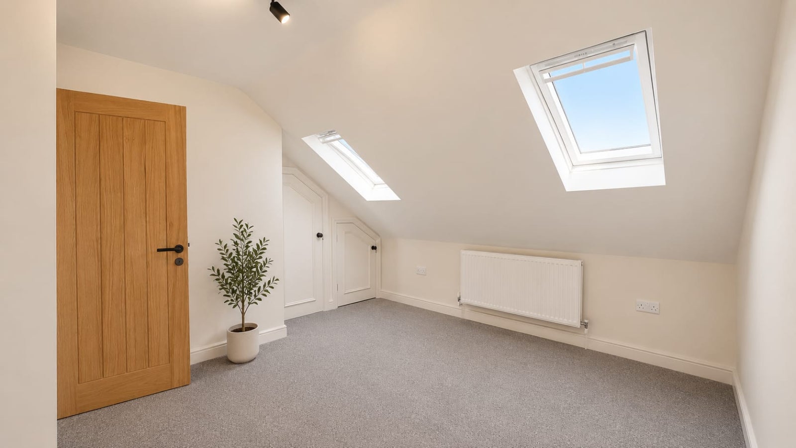 Room Dogfield Street in Cardiff