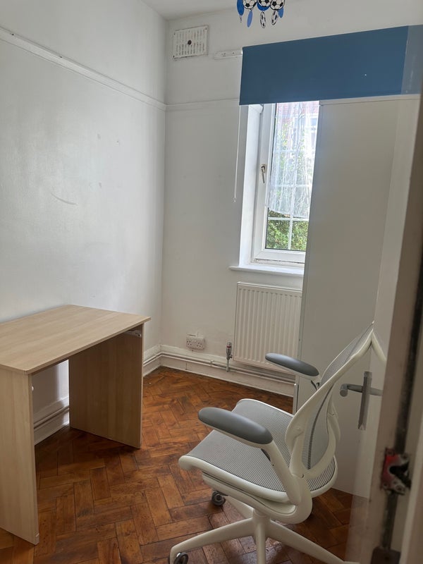 Room Babington Road in Greater London