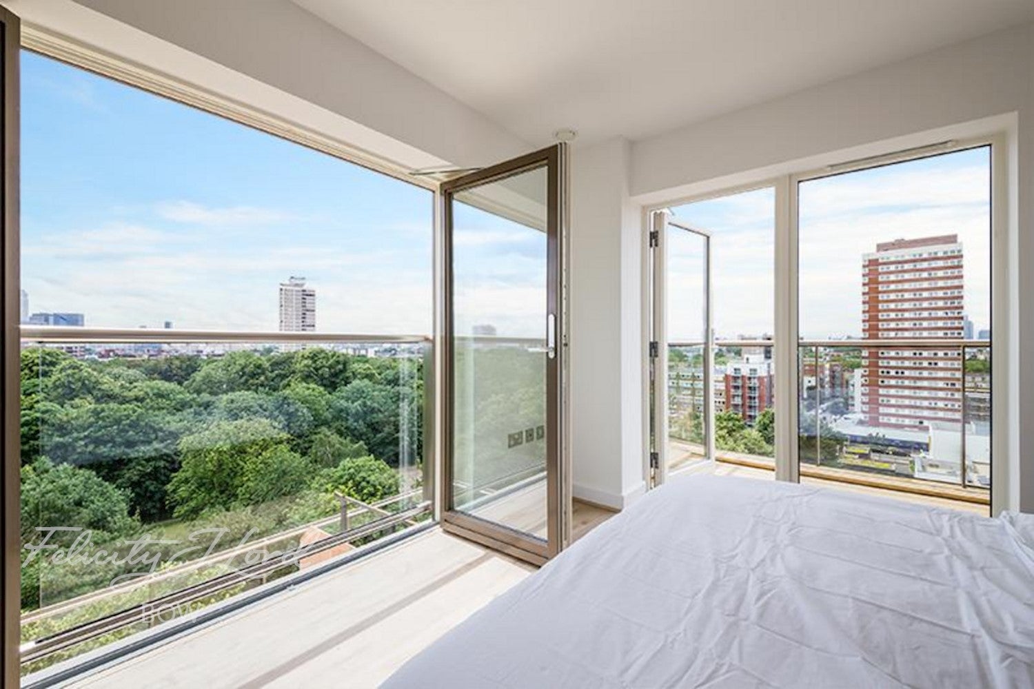 Flat St Clements Avenue in Greater London