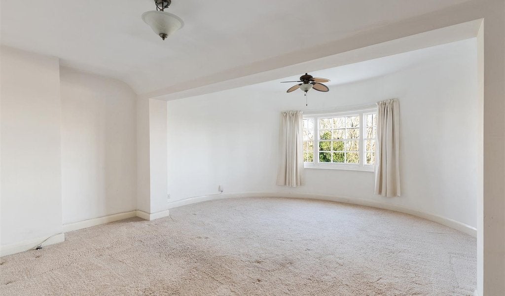 Flat Woodford Road in Greater London