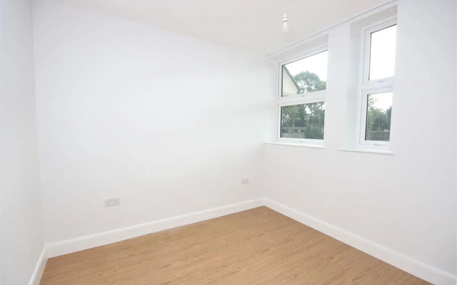 Flat Kingsway in Greater London