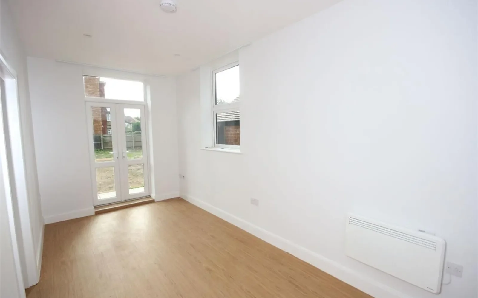 Flat Kingsway in Greater London