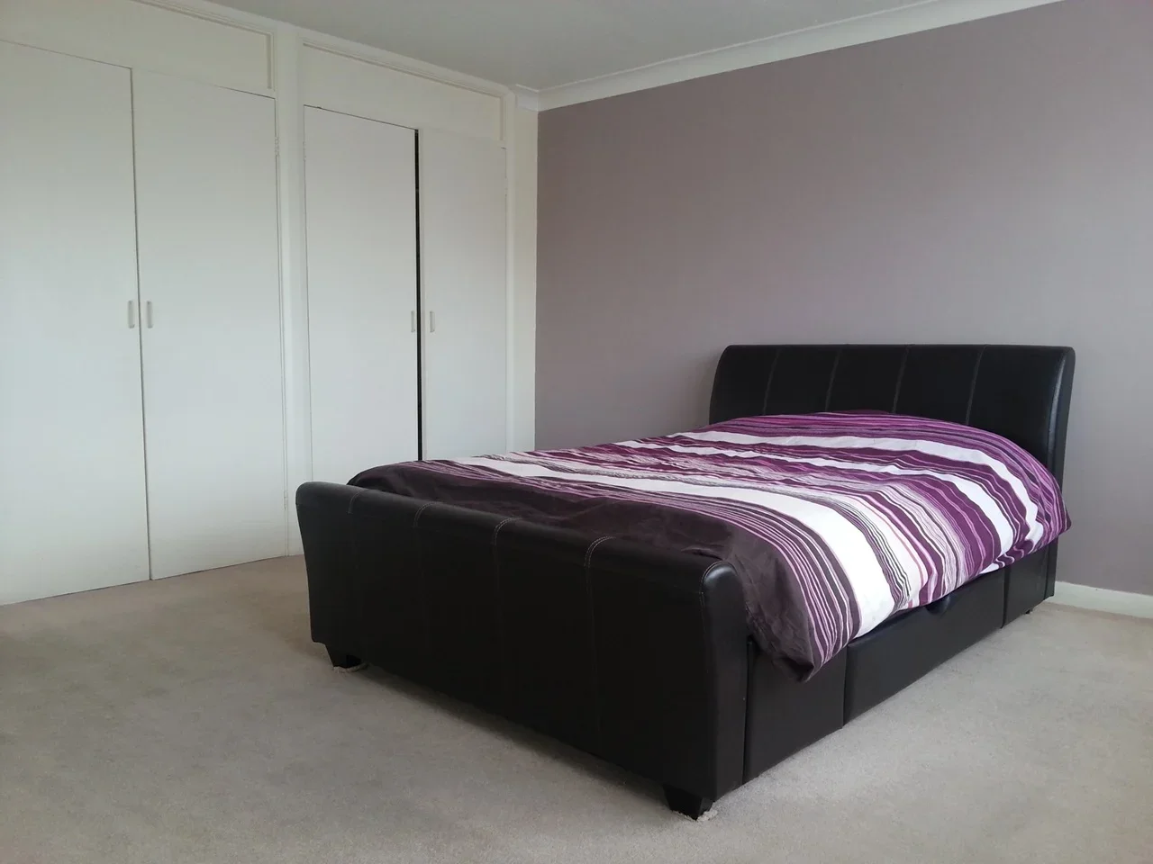 Flat Travellers Way in Greater London