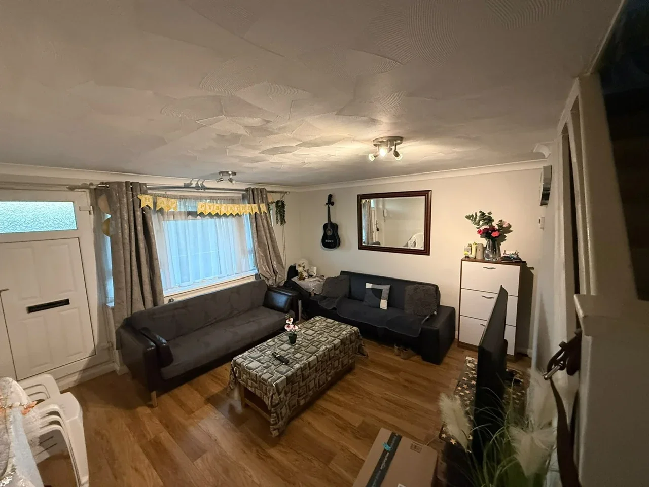Flat Travellers Way in Greater London