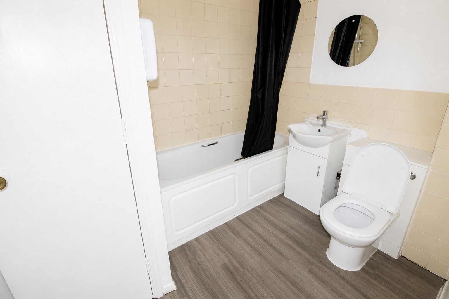 Flat Grilse Close in Greater London