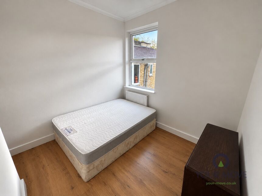 Flat Childeric Road in Greater London