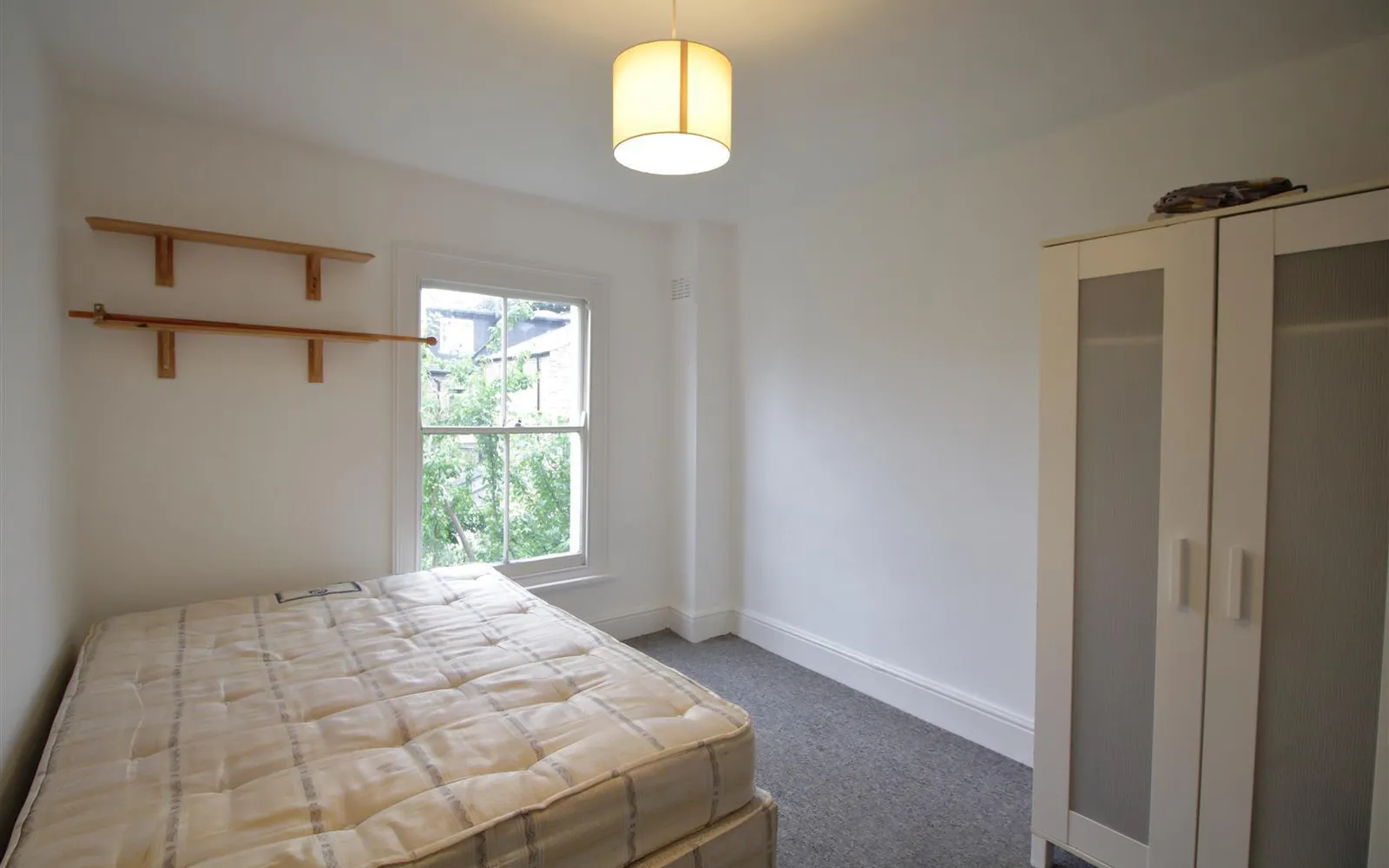 Flat Kellett Road in Greater London