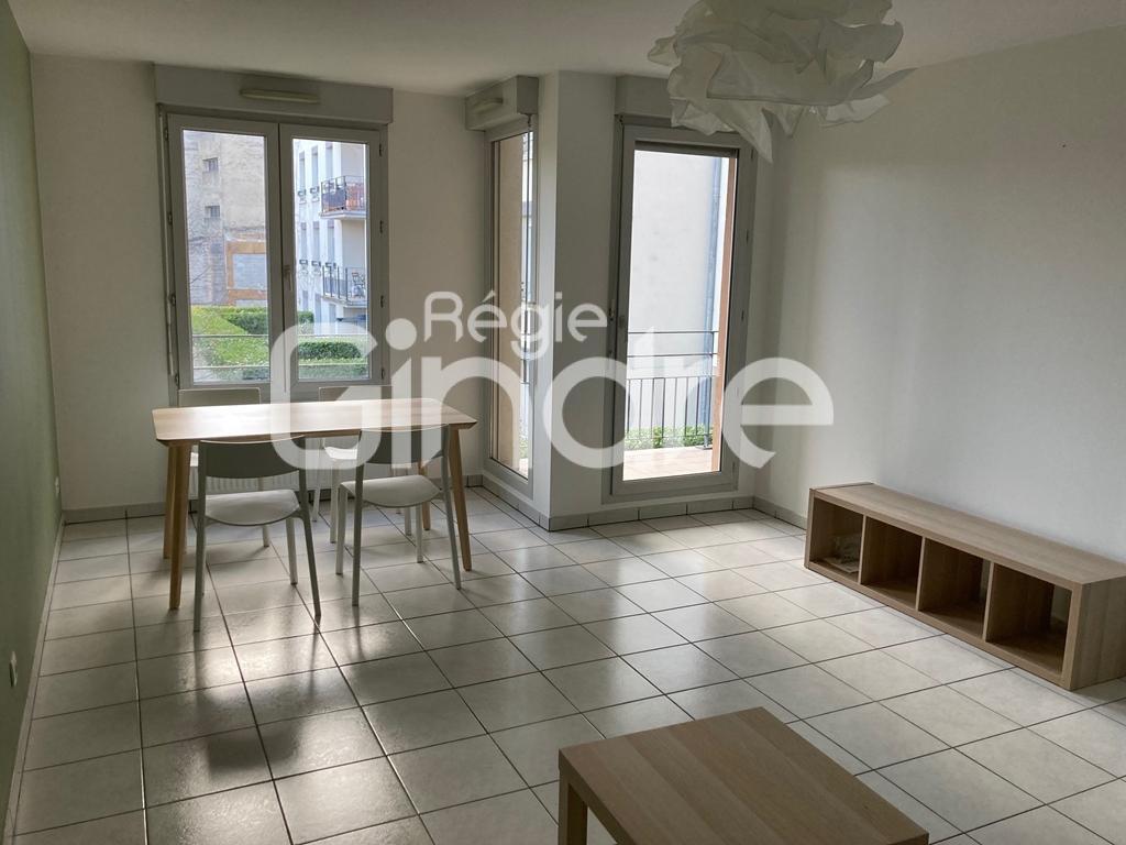 Flat Montée Georges Kubler in Lyon