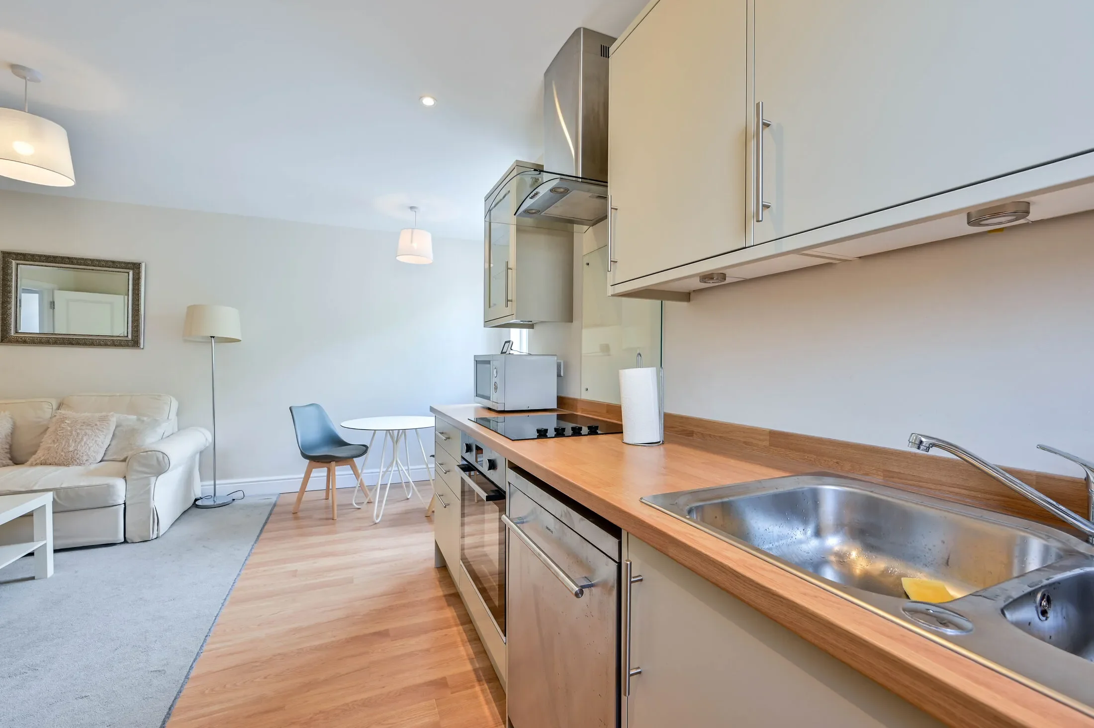 Flat Kingston Hill in Greater London