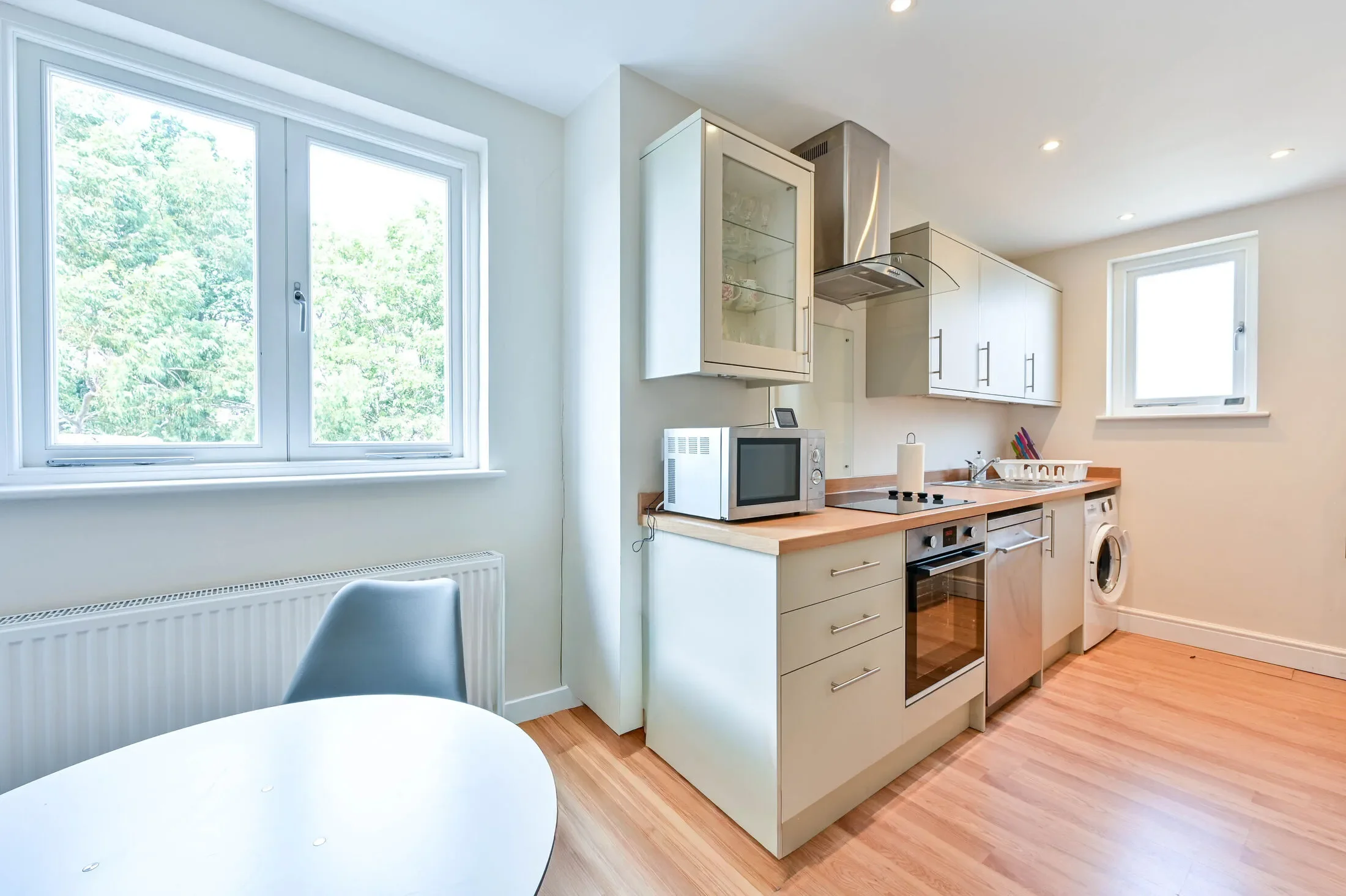 Flat Kingston Hill in Greater London