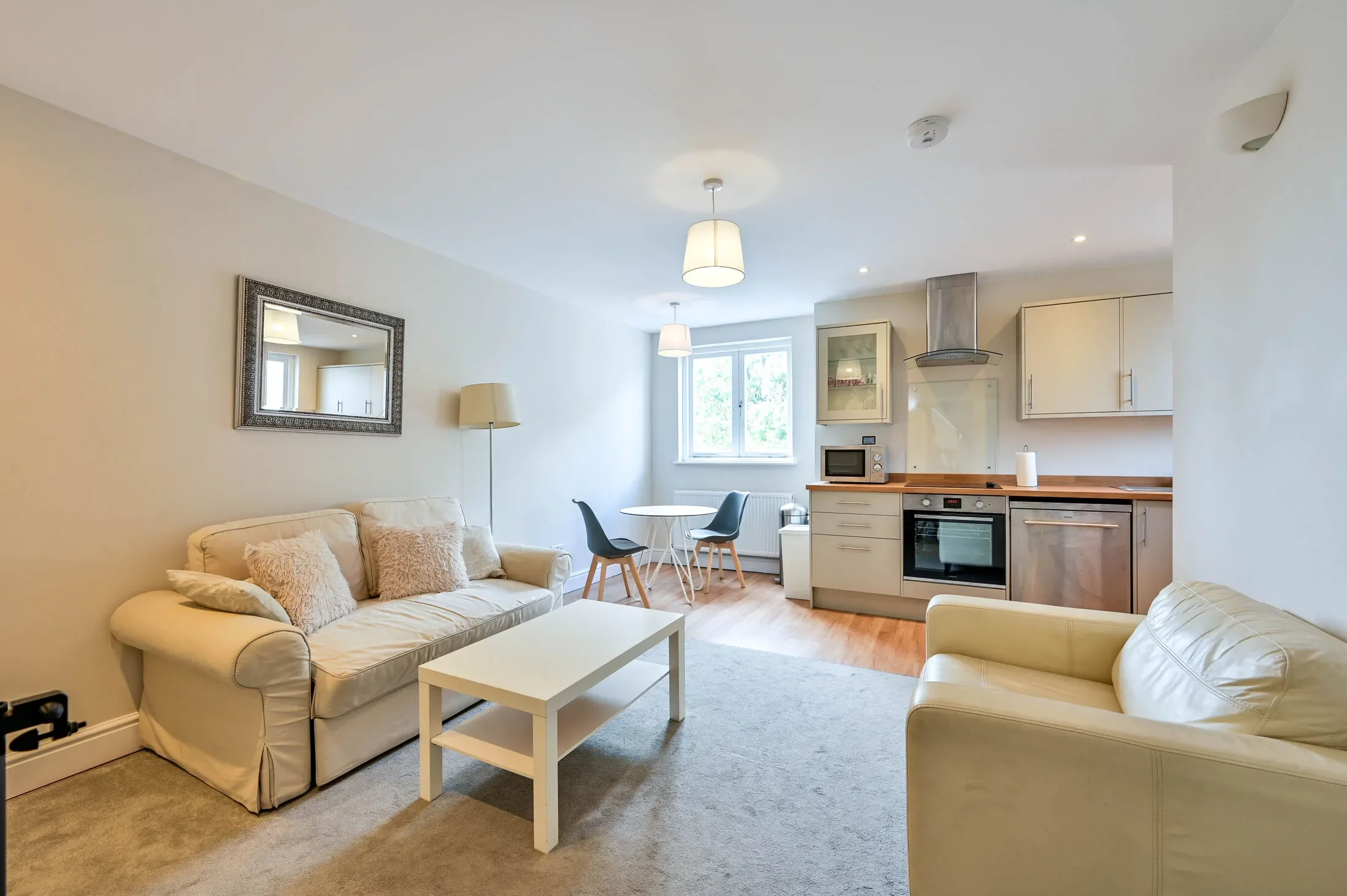 Flat Kingston Hill in Greater London