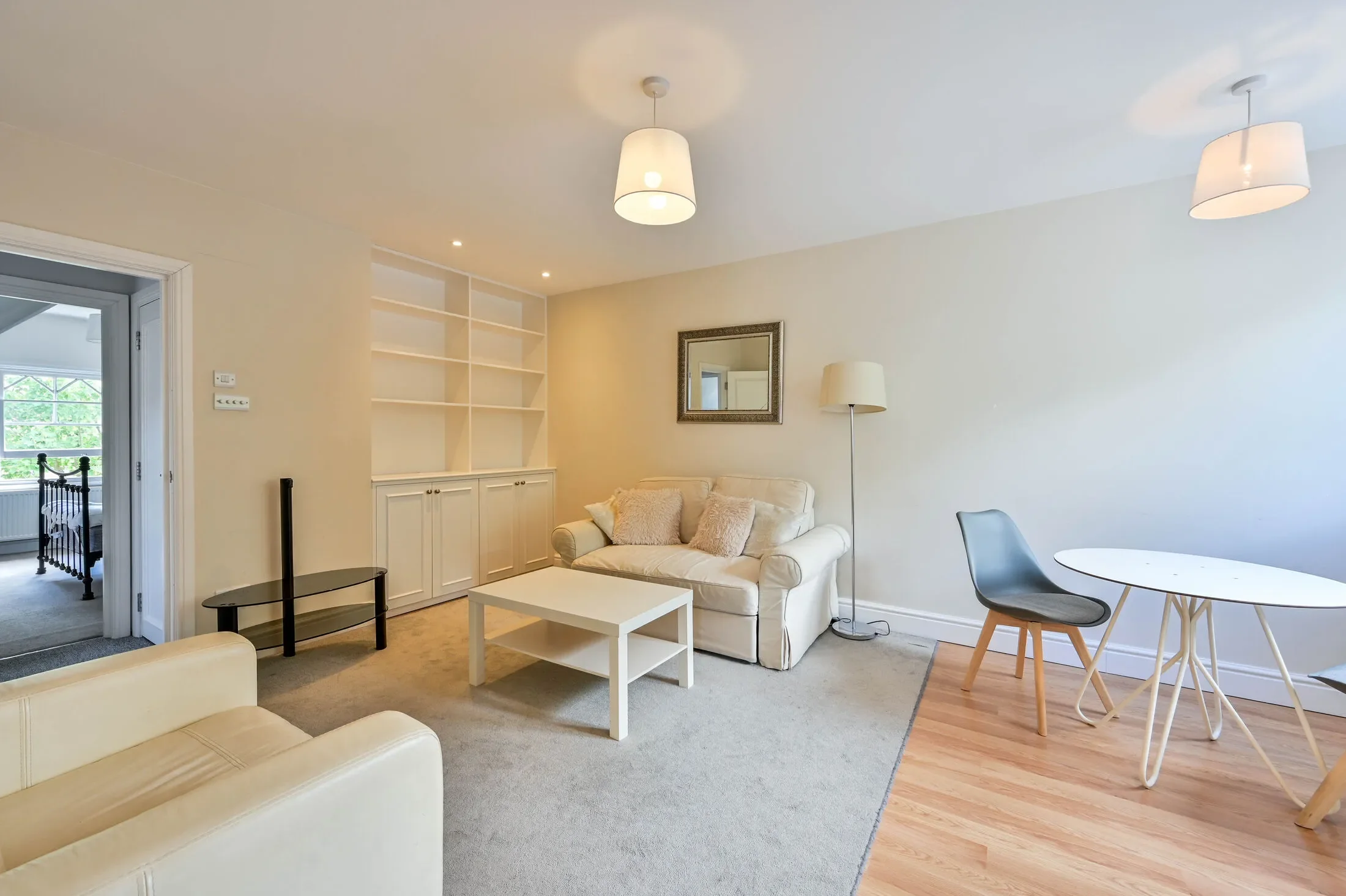 Flat Kingston Hill in Greater London