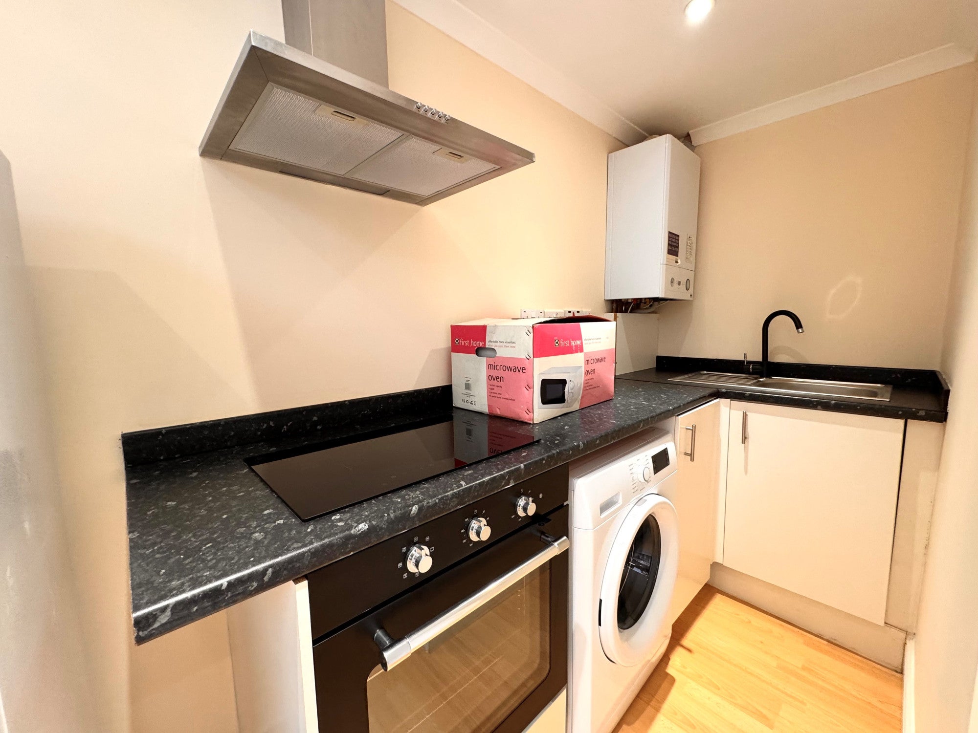 Flat Uxbridge Road in Greater London