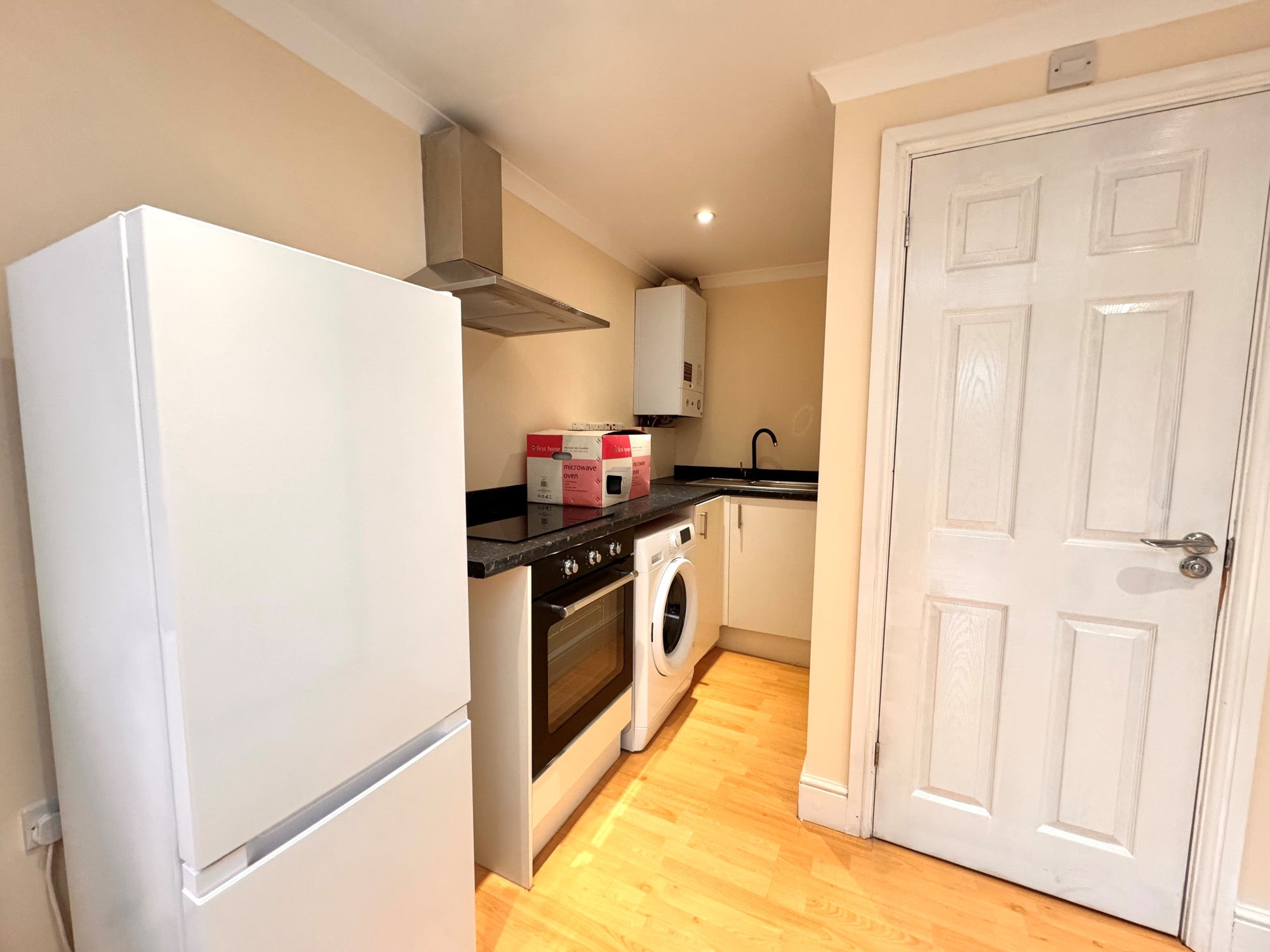 Flat Uxbridge Road in Greater London