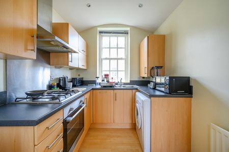 Flat Tuke Grove in Wakefield