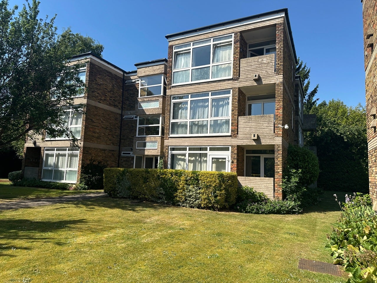 Flat Cressex Road in High Wycombe