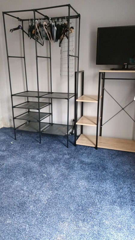 Room Ifield Avenue in Crawley